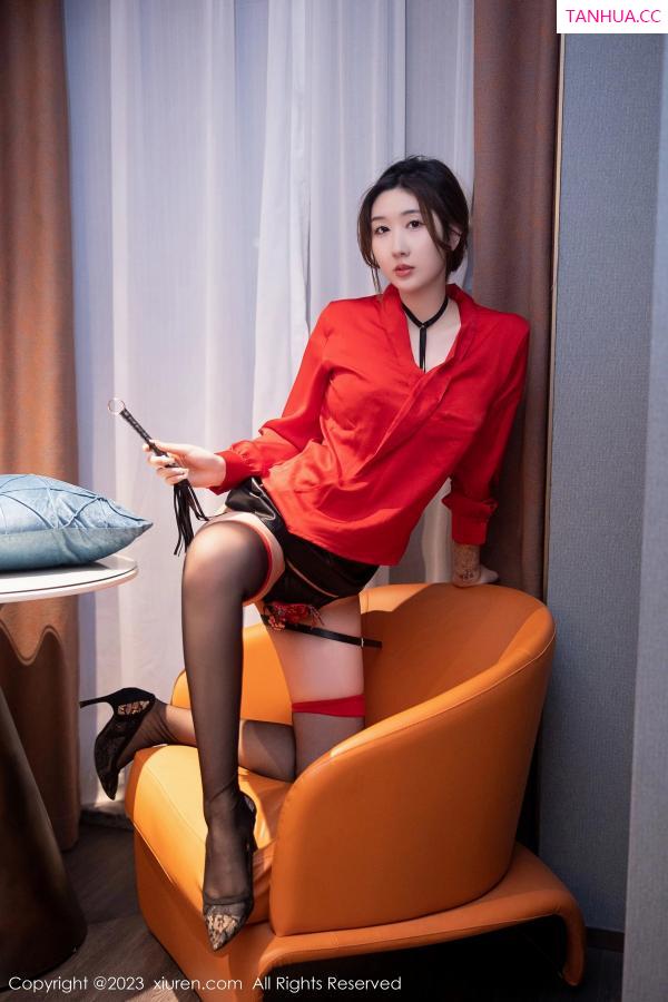 江真真  [XiuRen]高清写真图 2023.04.06 No.6529 江真真 黑丝短裙第36张图片